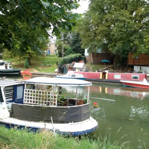 Houseboats on the CAM River!!